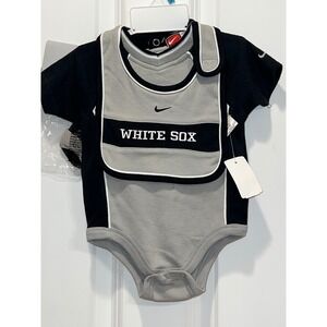 NWT Nike Chicago White Sox Infant 3 Pc Set Bodysuit Bib Booties Black Grey 3/6M